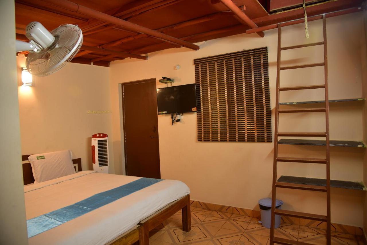 A P Guest House Pondicherry Exteriör bild