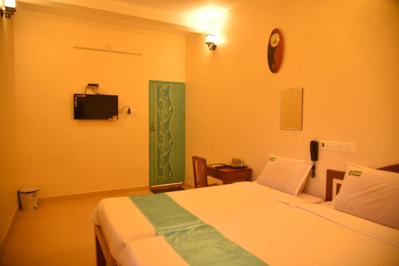 A P Guest House Pondicherry Exteriör bild
