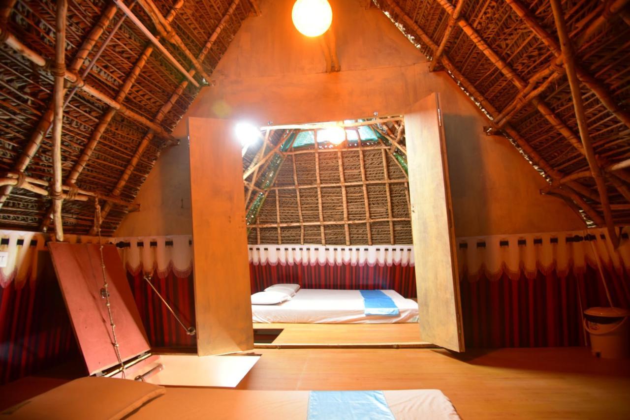 A P Guest House Pondicherry Exteriör bild