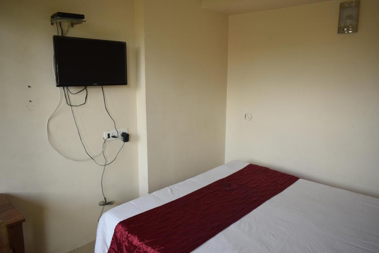 A P Guest House Pondicherry Exteriör bild